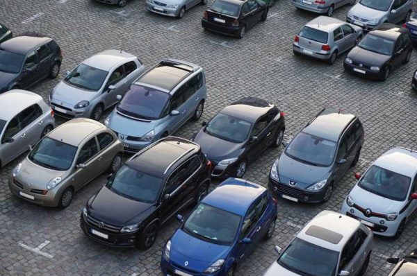 Казахстанцы начали массово скупать новые автомобили в кредит