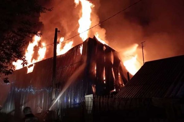 Факт поджога магазина дверей расследуют в Костанае