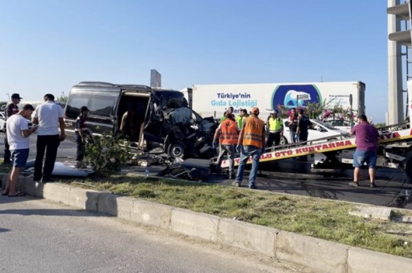 Автобус с казахстанскими туристами попал в аварию в Турции. Есть погибшие — СМИ