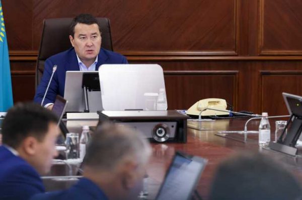 Премьер-министр Алихан Смаилов высказался о повышении тарифов на комуслуги