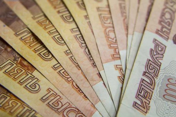 Казахстанским банкам разрешили вывоз российских рублей из Казахстана