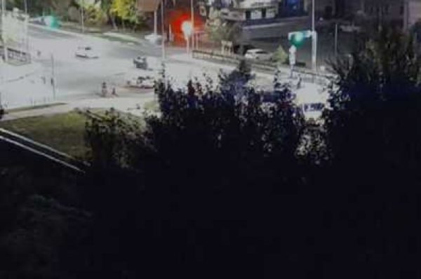 Два мотоциклиста и авто столкнулись на проспекте в Костанае