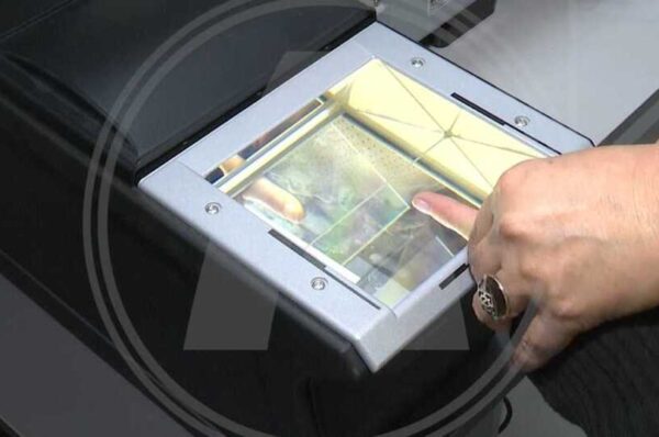 В Костанае уже снимают отпечатки пальцев при получении новых документов