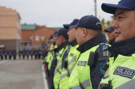 Полицейские перешли на усиление в Казахстане