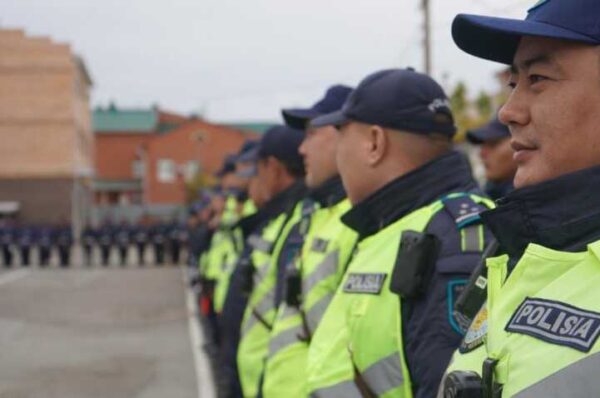 Полицейские перешли на усиление в Казахстане