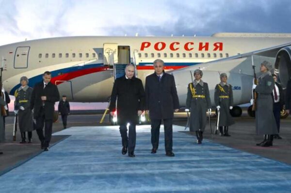 Президент России Владимир Путин прибыл с официальным визитом в Казахстан