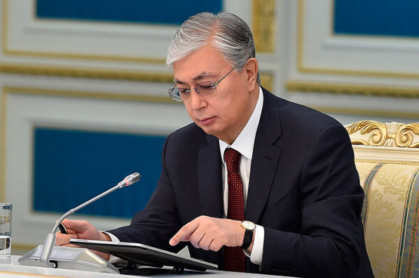 Президент Токаев утвердил минимальную зарплату, пенсию и МРП на 2024 год