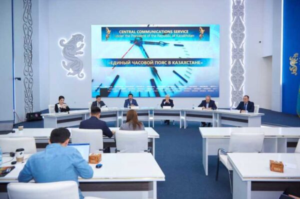 На час назад. Казахстан перейдет на единый часовой пояс в 2024 году