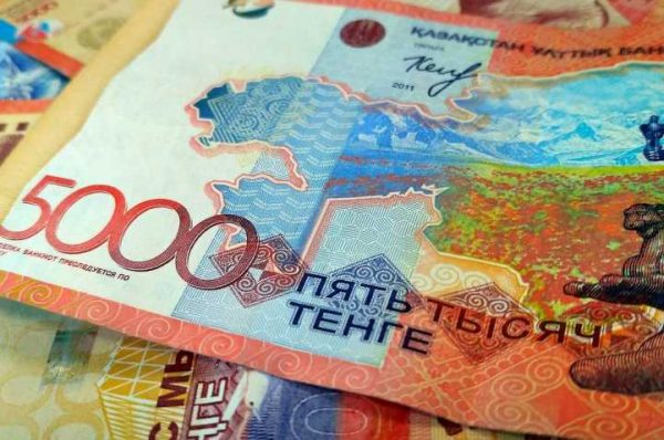 В Нацбанке РК прокомментировали обмен пятитысячных банкнот