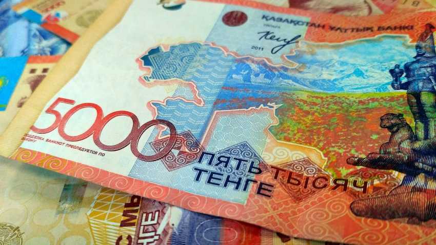 Фотография для новости Что важно знать казахстанцам при вывозе валюты из страны