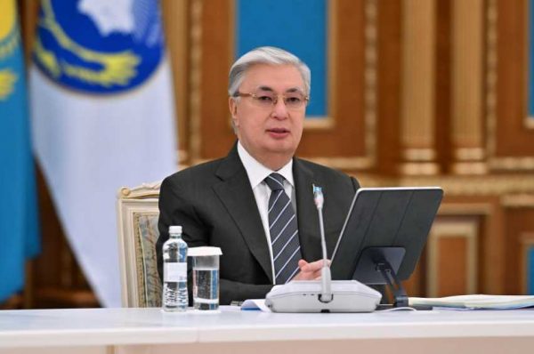 Касым-Жомарт Токаев поздравил казахстанцев с Днем единства