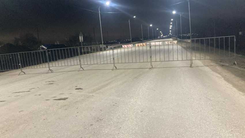 Фотография для новости Два моста закрыли. Решено разрушить асфальт автодороги "Подъезд к городу Костанай"