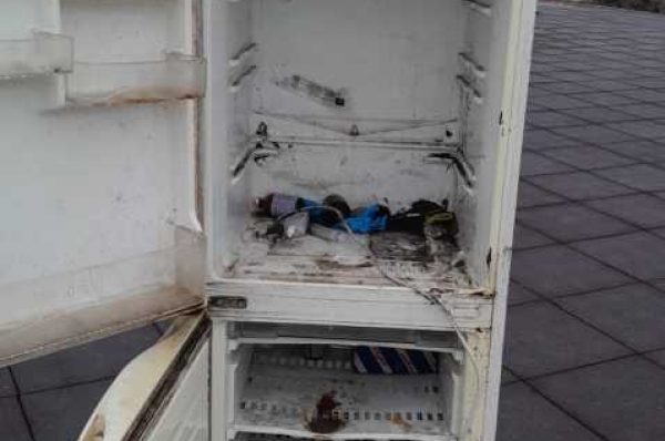 Холодильник приплыл. Фото с затопленной Набережной в КЖБИ
