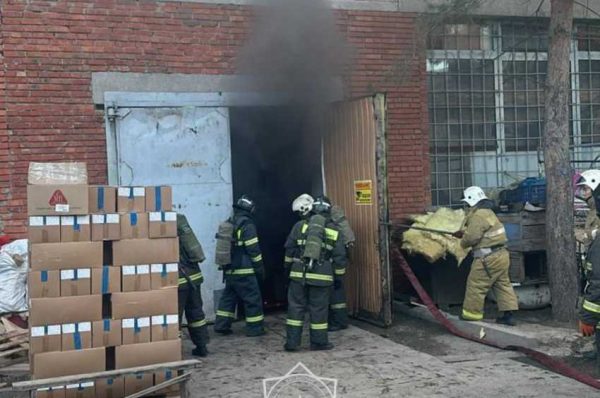 Пожар произошёл в крупном костанайском магазине