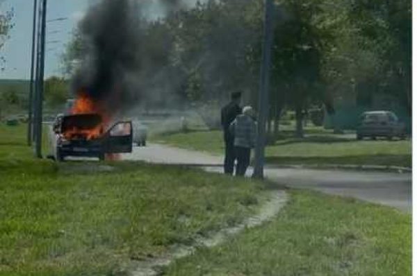 Два автомобиля в один день загорелись в Костанайской области