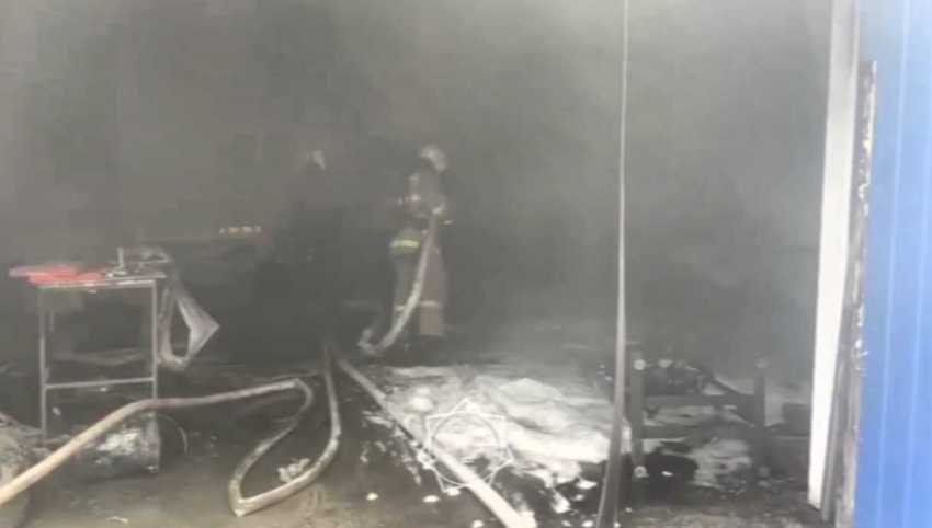 Фотография для новости Автомобили пострадали во время пожара на СТО в Костанае
