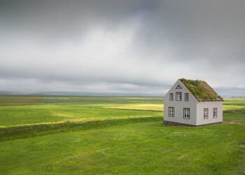 Фотография для новости Бесплатные 10 соток: сколько казахстанцев стоят в очереди