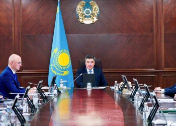 Фотография для новости "Это надо прекратить": премьер-министр обратился к предпринимателям