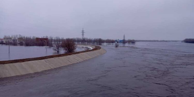 Фотография для новости В пяти регионах Казахстана есть вероятность второй волны паводков — Токаев