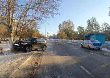 Фотография для новости Водитель врезался в дерево в Лисаковске