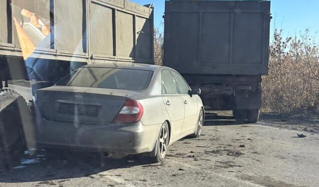Изображение для новости: Легковушка попала под КАМАЗ на «корейском мосту»