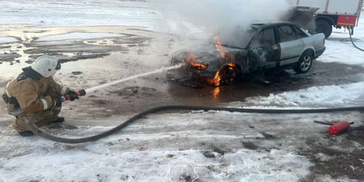 Изображение для новости: Автомобили горят в Костанайской области