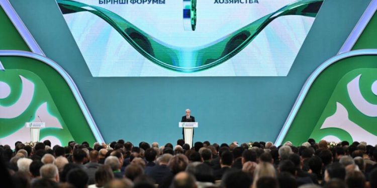 Изображение для новости: Токаев сделал важное заявление о декларациях казахстанцев