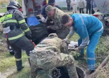 Изображение 1 для Надышались. Двух мужчин из колодца вытащили спасатели в Костанайской области