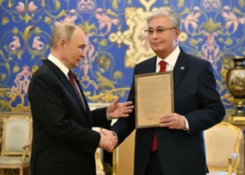 Изображение 8 для Путин передал Токаеву наградной лист на присвоение его отцу звания Героя Советского Союза