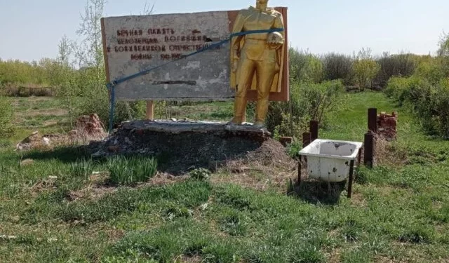 Изображение для новости: «Погибшим белозерцам в годы ВОВ». Состояние памятника в селе Костанайской области огорчило его уроженцев