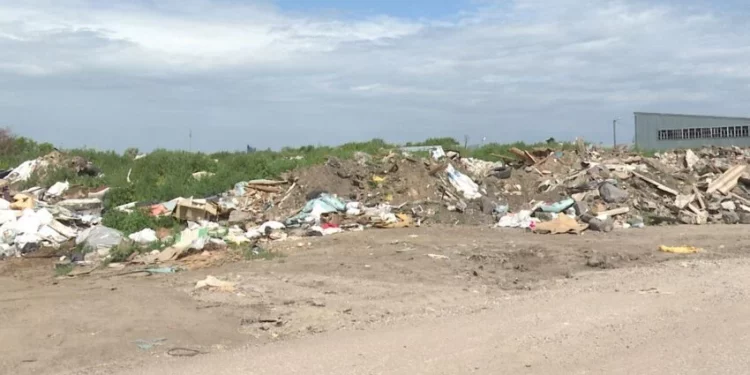 Изображение для новости: Места несанкционированных свалок обследовали костанайские полицейские