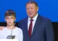 Изображение 3 для Аким Костанайской области поблагодарил школьника