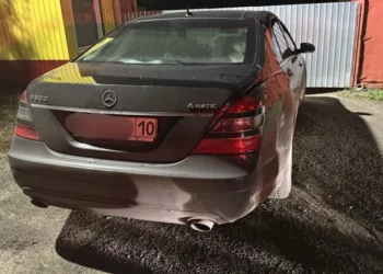 Изображение 1 для В Костанае подросток угнал Mercedes