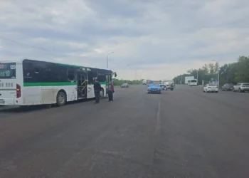 Изображение для новости: Грузовик и пассажирский автобус столкнулись на трассе Костанай-Рудный