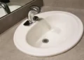 вода