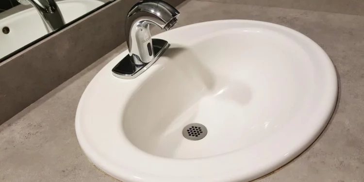 вода