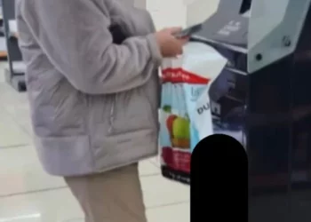 Изображение для новости: Как под гипнозом. Пенсионерка в Костанае выполняла указания мошенников