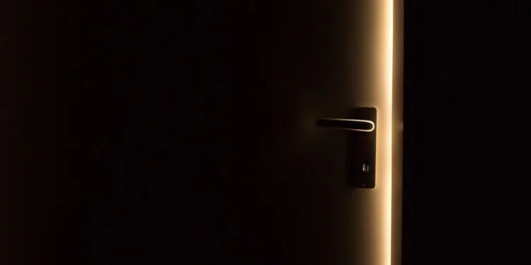 Изображение для новости: По квартирам ходят неизвестные — предупреждение для казахстанцев