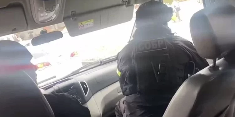 Изображение для новости: В Рудном задержан 33-летний мужчина, ранивший ножом полицейского