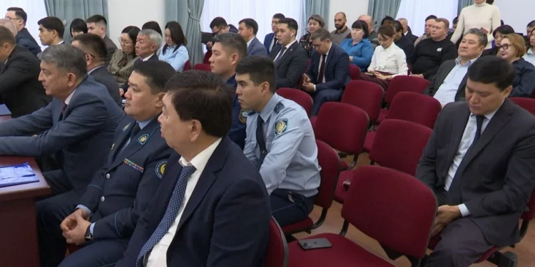 Изображение для новости: «Айкомек»: более 1000 жалоб за неделю — в лидерах проблемы света, дорог и мусора