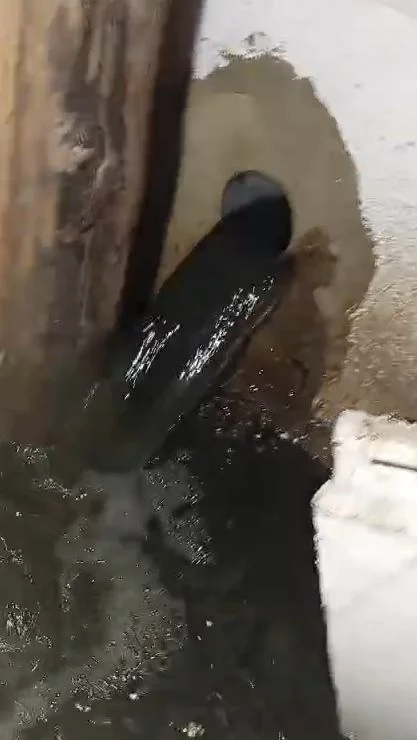 Изображение 2 для Семью с детьми эвакуировали. Что делать костанайцам после потопа нечистотами на дачах?