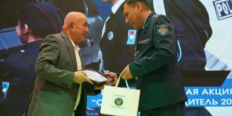 Изображение для новости: «Образцовые». В Костанае наградили водителей автобусов, скорой и школьного транспорта