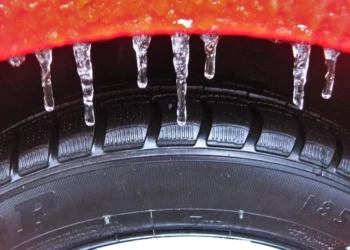 колесо,гололед,дорога