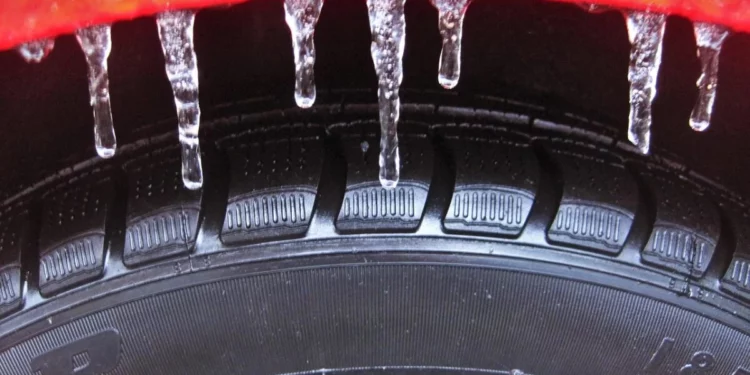 колесо,гололед,дорога