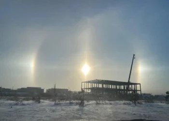 Изображение для новости: Фото дня: костанайцы наблюдают солнечное гало