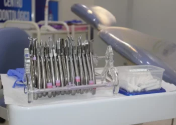 стоматолог