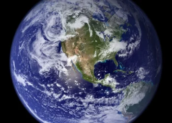 Изображение для новости: Магнитные бури и северное сияние: Землю ждёт космическая новогодняя ночь