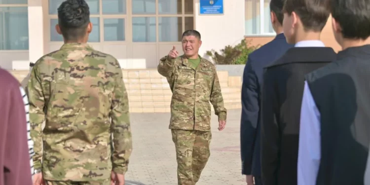 Изображение для новости: В Казахстане усиливают военную подготовку школьников