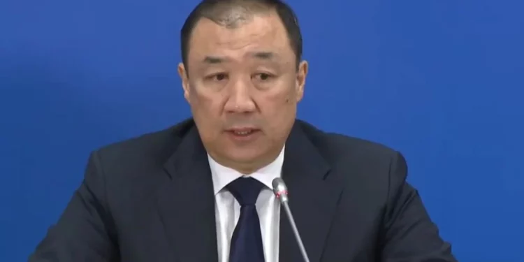 Изображение для новости: Дороги будущего: в Казахстане готовят трассы для беспилотных грузовиков и электрофур