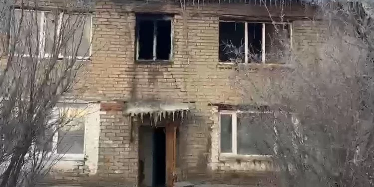Изображение для новости: «Мы снова загорелись»: жители дома в селе Костанайской области остались без жилья после пожара